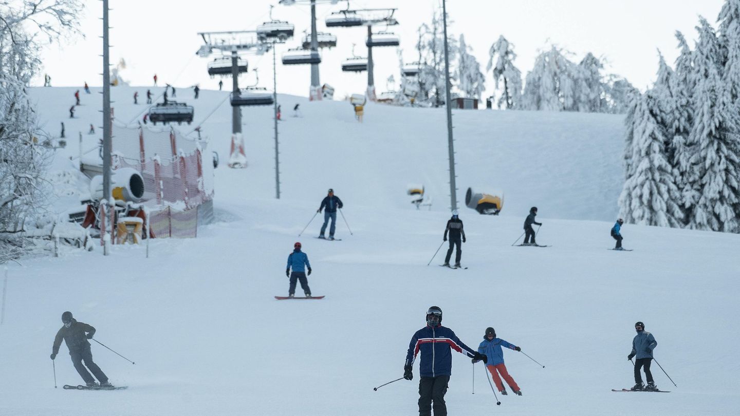 Wintersportsaison angelaufen: Gute Aussichten und viele Gäste auf Hessens Skipisten
