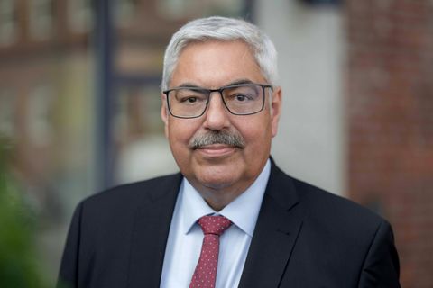 Melf Grantz (SPD) kündigt seinen Rücktritt an. Foto: Arnd Hartmann/Magistratspressestelle/dpa