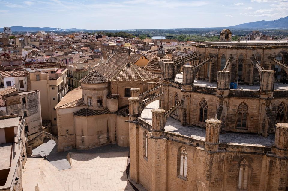 Die Stadt Tortosa mit ihrer mittelalterlichen Kathedrale