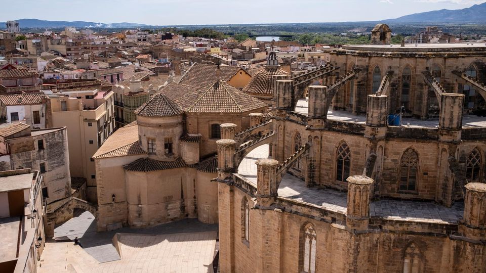 Die Stadt Tortosa mit ihrer mittelalterlichen Kathedrale