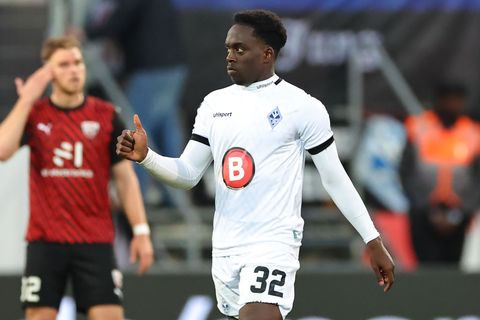 Sorgt für Ärger zwischen Mannheim nach Paderborn: Kennedy Okpala (r). (Archivbild) Foto: Daniel Karmann/dpa