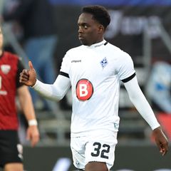 Sorgt für Ärger zwischen Mannheim nach Paderborn: Kennedy Okpala (r). (Archivbild) Foto: Daniel Karmann/dpa