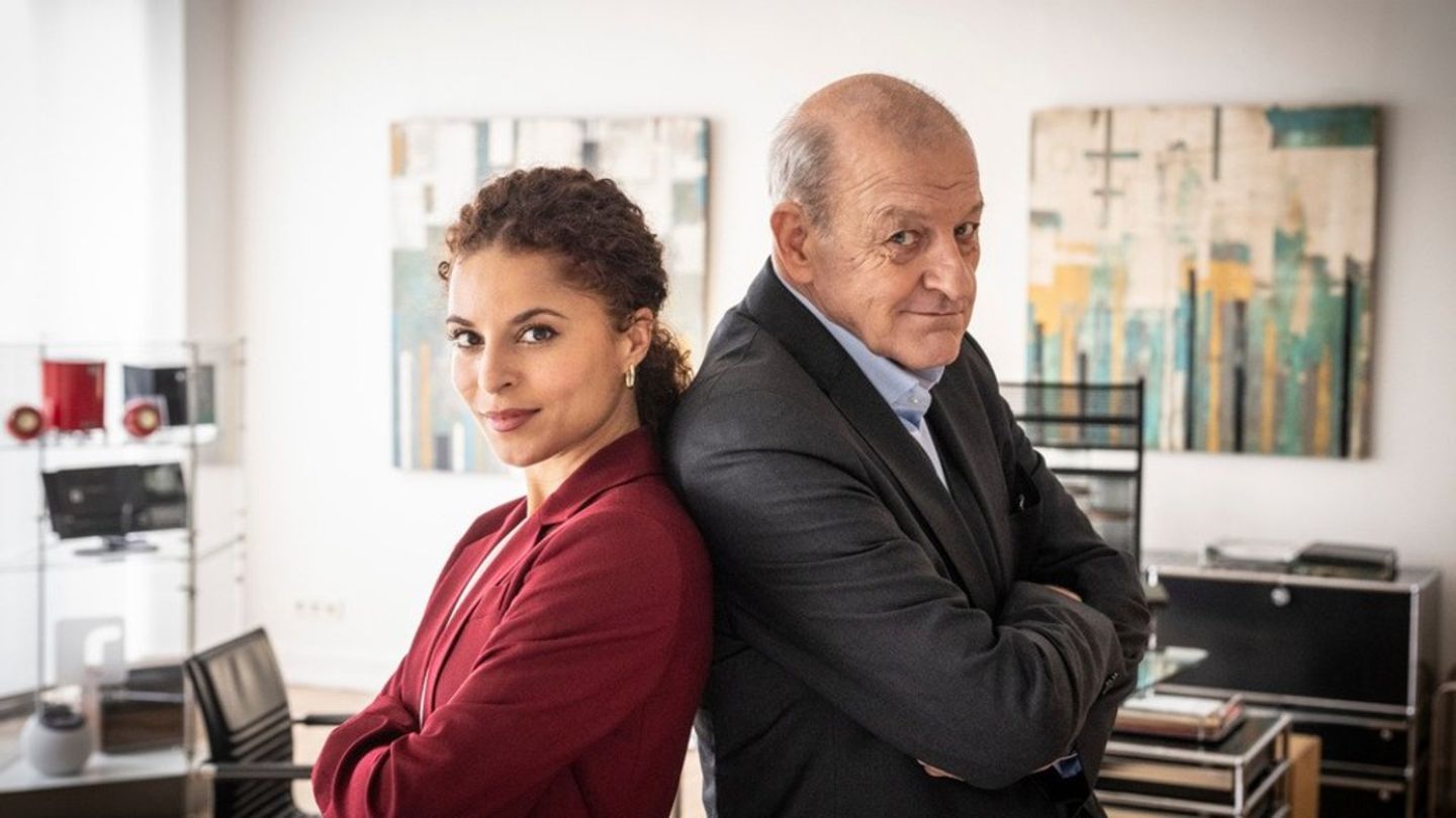 "Wilsberg: Trügerische Sicherheit": Juristin Dr. Tessa Tilker (Patricia Meeden) und Privatdetektiv Georg Wilsberg (Leonard Lan