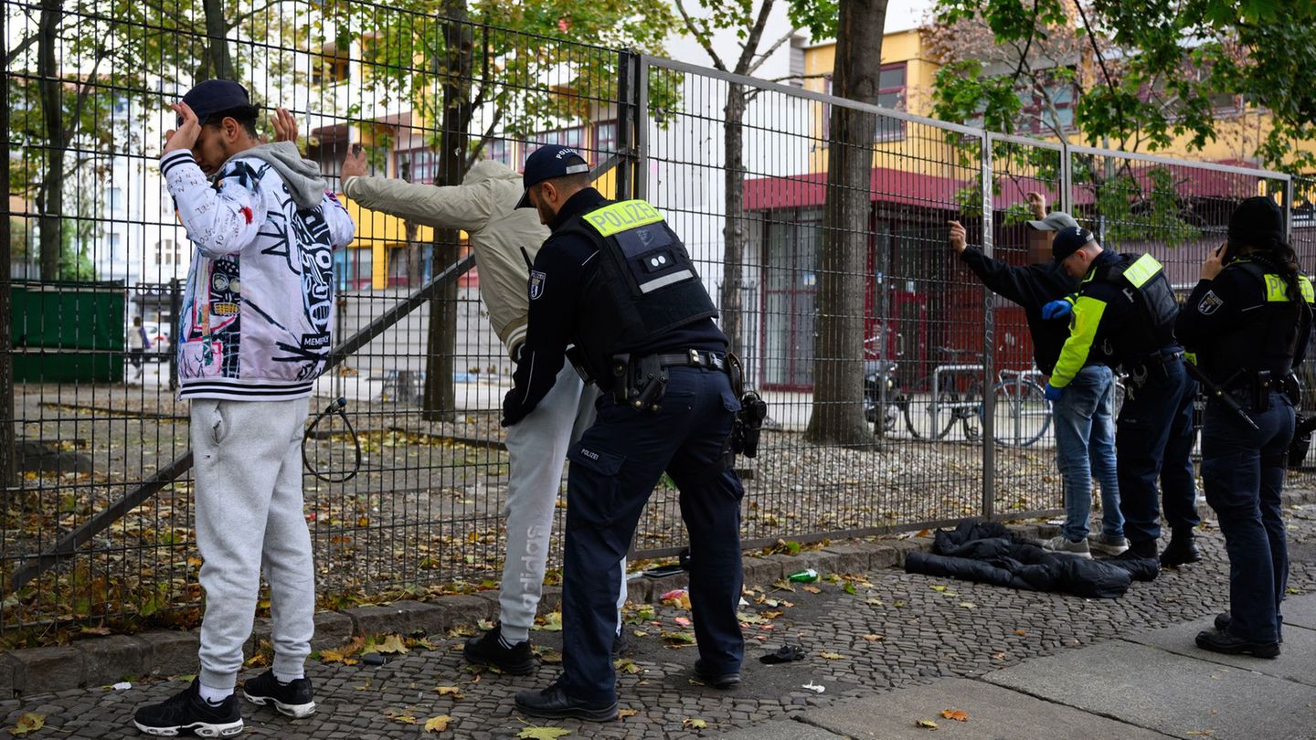 Bei einigen harten Drogen stiegen im vergangenen Jahr die Zahlen der Delikte. (Archivbild) Foto: Bernd von Jutrczenka/dpa