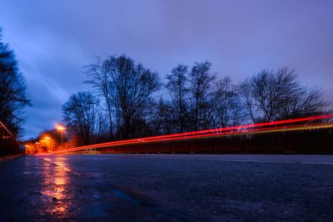 Winterliche Bedingungen haben den Verkehr im Norden stark beeinträchtigt. (Symbolbild) Foto: Julian Stratenschulte/dpa