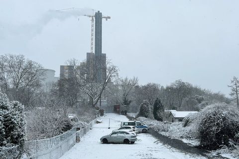 Der Stromausfall in Berlin ist eine Herausforderung für Feuerwehr und andere Hilfsorganisationen. Foto: Verena Schmitt-Roschmann