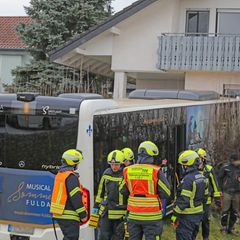 Zum Zeitpunkt des Unfalls waren keine Fahrgäste im Bus. Foto: S.Weber/Fuldamedia/dpa