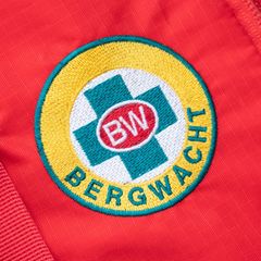 Mit der Hilfe der Bergwacht wird ein 13-jähriges Mädchen nach einem Sturz gerettet. (Symbolbild) Foto: Silas Stein/dpa