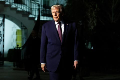 Über Monate ließ Donald Trump Schnellboote aus Venezuela angreifen, nun befahl er den Angriff auf das Land selbst und ließ offenbar Diktator Nicolás Maduro festnehmen.