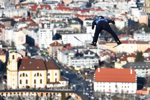 Wellinger kommt in Innsbruck nicht zurecht. Foto: Daniel Karmann/dpa