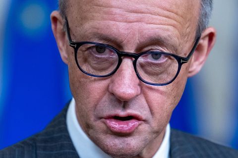 Bundeskanzler Merz hält die rechtliche Einordnung des US-Einsatzes in Venezuela für "komplex". Foto: Michael Kappeler/dpa