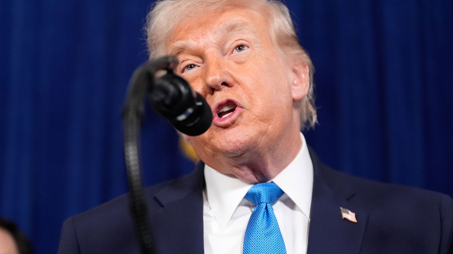 Trump sagt, die USA würden Venezuela so lange führen, bis ein sicherer Machtwechsel stattfinden könne. Foto: Alex Brandon/AP/dpa