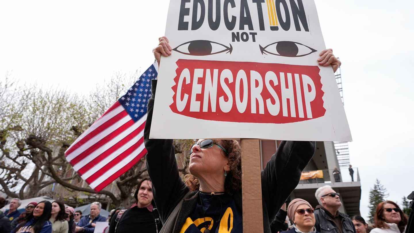 Die US-amerikanische Hochschulpolitik führt auch zu Kundgebungen wie hier im kalifornischen Berkeley. (Archivbild) Foto: Godofre