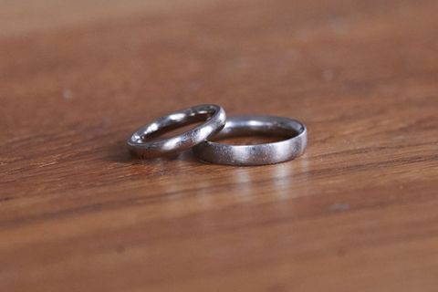 Für manche Paare ist ein das Heiraten an einem bestimmten Datum wichtig. (Symbolbild) Foto: Annette Riedl/dpa