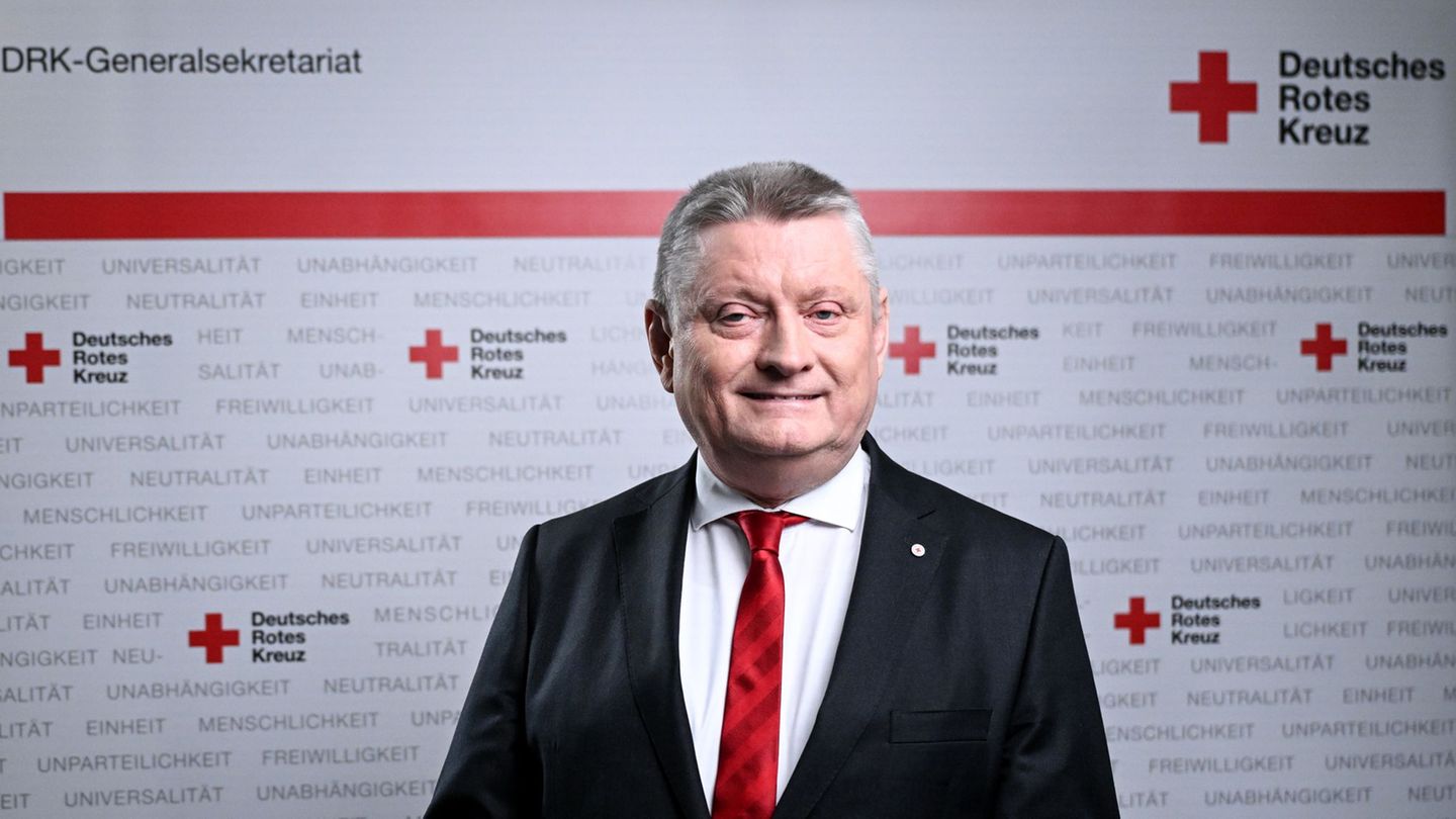 DRK-Präsident Hermann Gröhe fordert mehr Geld für den Bevölkerungsschutz. (Archivbild) Foto: Britta Pedersen/dpa