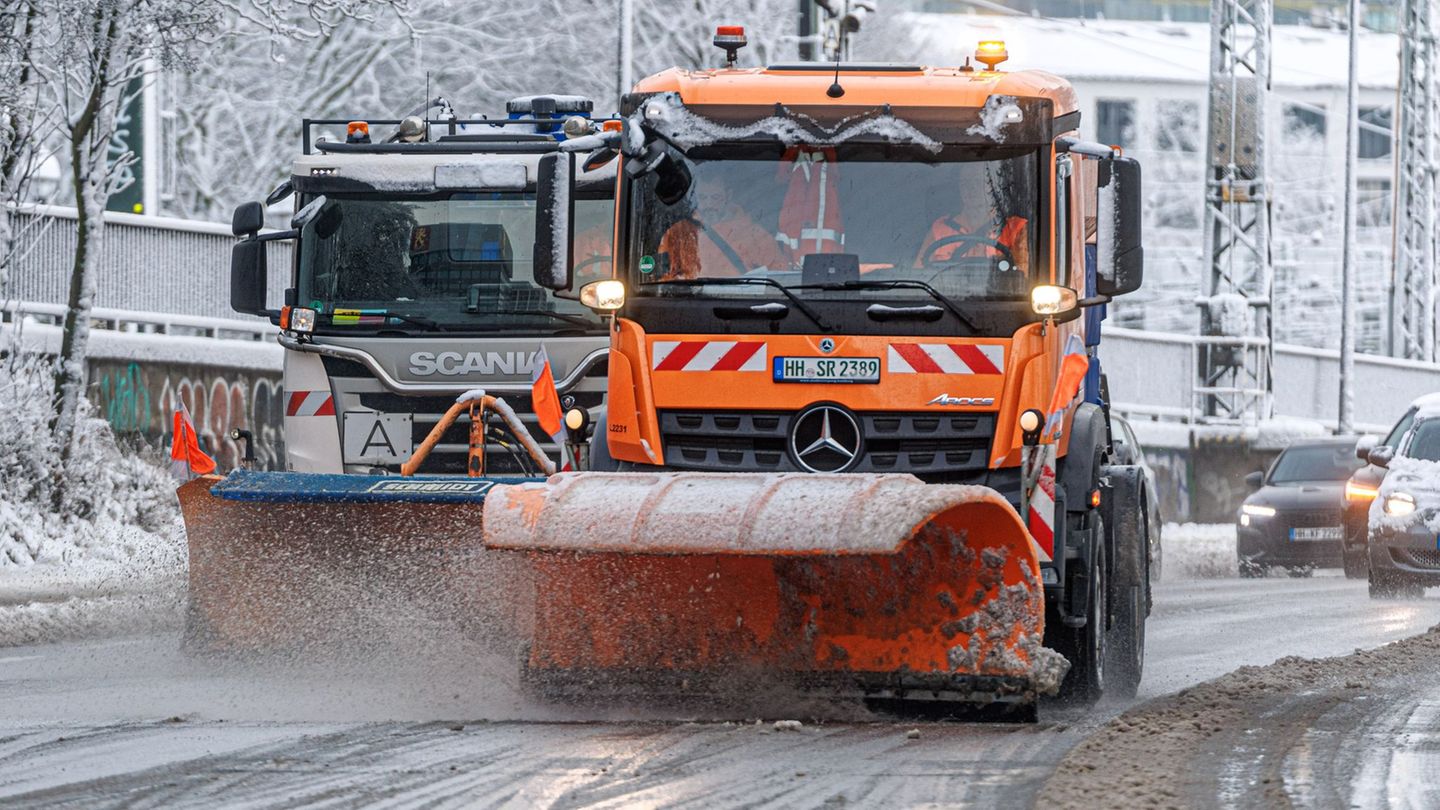 Schnee und Frost sorgen weiter für Glätte in Hamburg. Foto: Markus Scholz/dpa