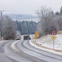 Trotz Schnee und Glätte kam es in Baden-Württemberg nur vereinzelt zu Unfällen. Foto: Philipp von Ditfurth/dpa