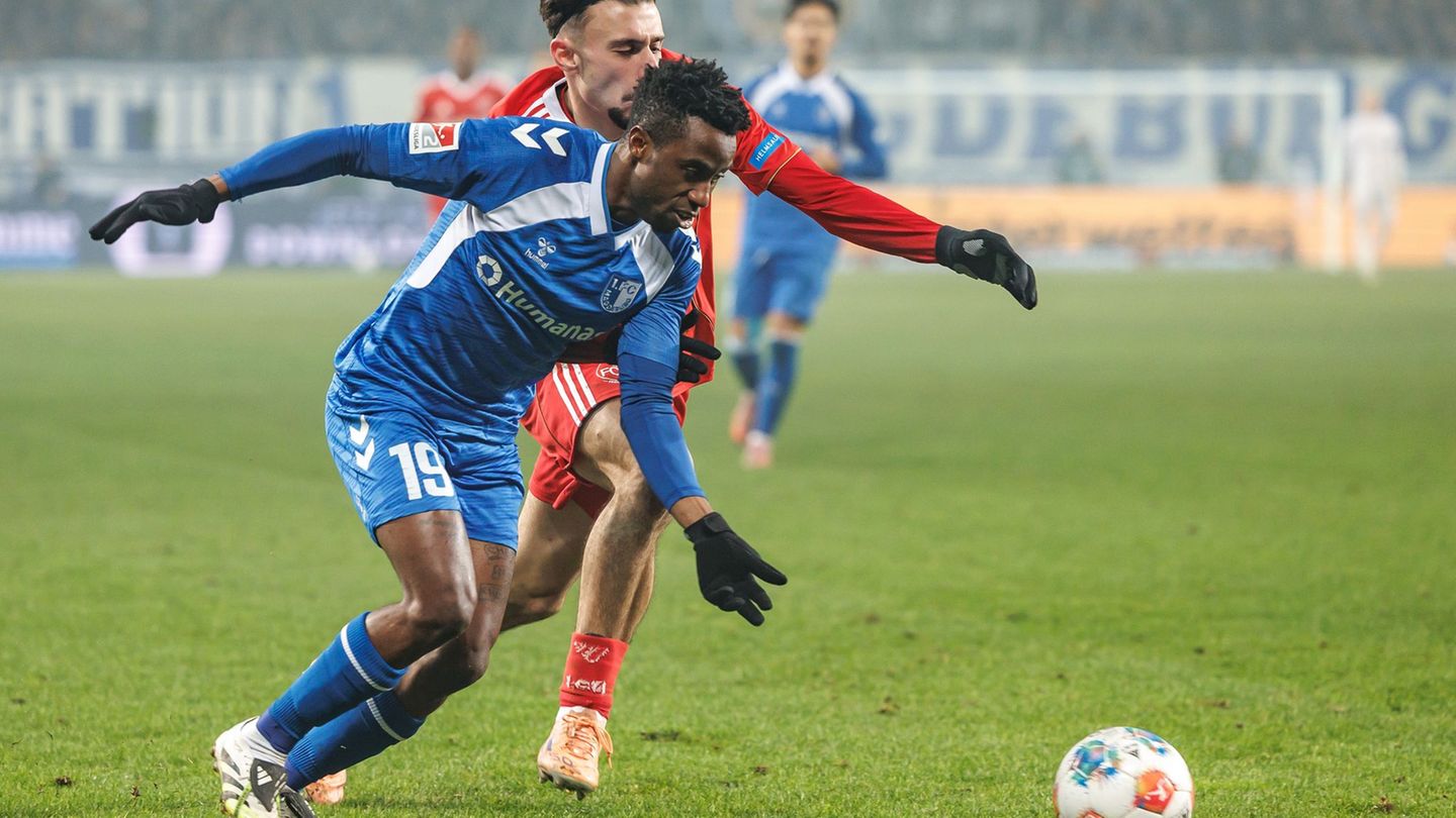 Lubambo Musonda (l) regeneriert in Magdeburg. (Archivbild) Foto: Andreas Gora/dpa