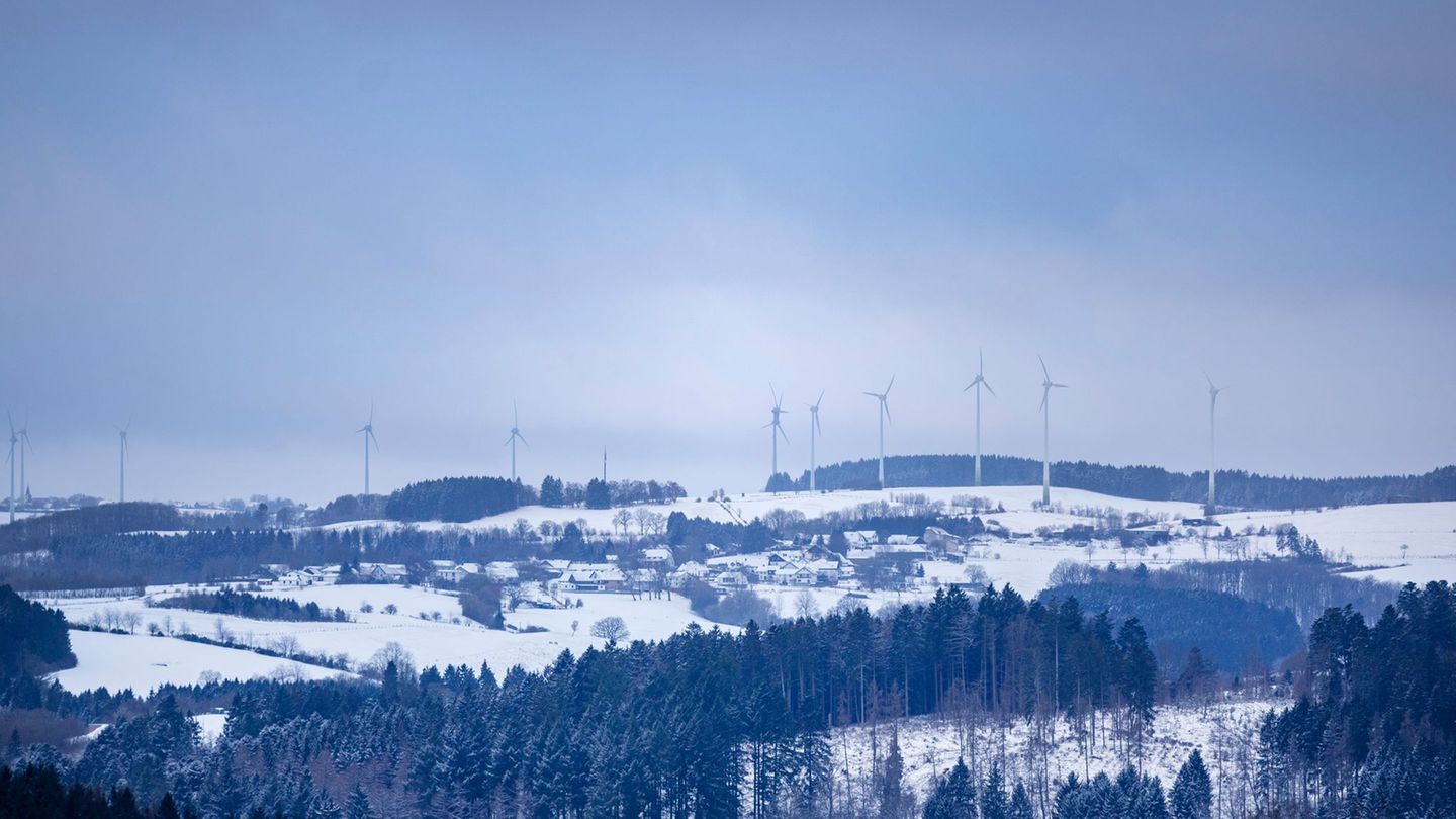 Auch in den kommenden Tagen gibt es in Nordrhein-Westfalen niedrige Temperaturen. Foto: Thomas Banneyer/dpa