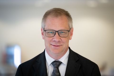 Nach einem mutmaßlichen Anschlag auf dem Grundstück des Brandenburger Antisemitismusbeauftragten Andreas Büttner ermittelt der S