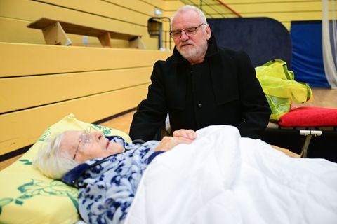 In einer Notunterkunft hat eine 97-Jährige Unterschlupf gefunden. Foto: Sebastian Christoph Gollnow/dpa