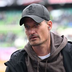 Durfte im Test gegen Werder mit seiner Mannschaft zufrieden sein: St. Pauli-Trainer Alexander Blessin. (Archivbild) Foto: Carmen