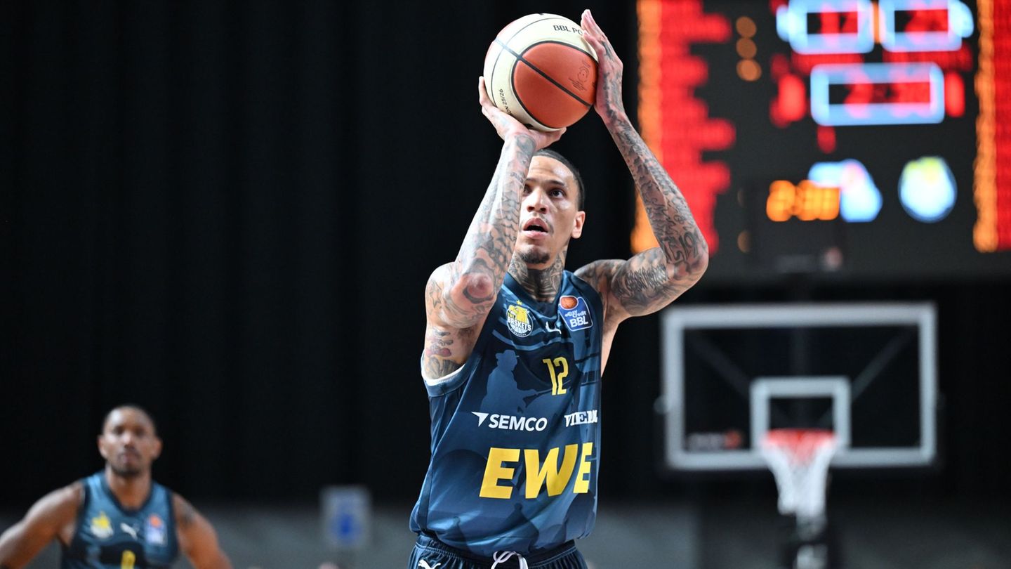 Treffsicher: Michale Kyser von den Baskets Oldenburg. Foto: Carmen Jaspersen/dpa