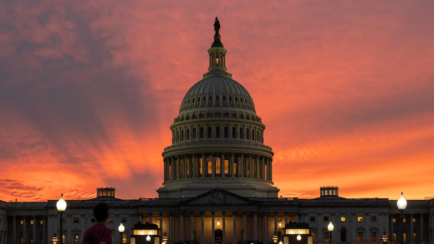 Danska premierka pozvala ZDA k prenehanju groženj Grenlandiji po ameriškem zavzetju Venezuele