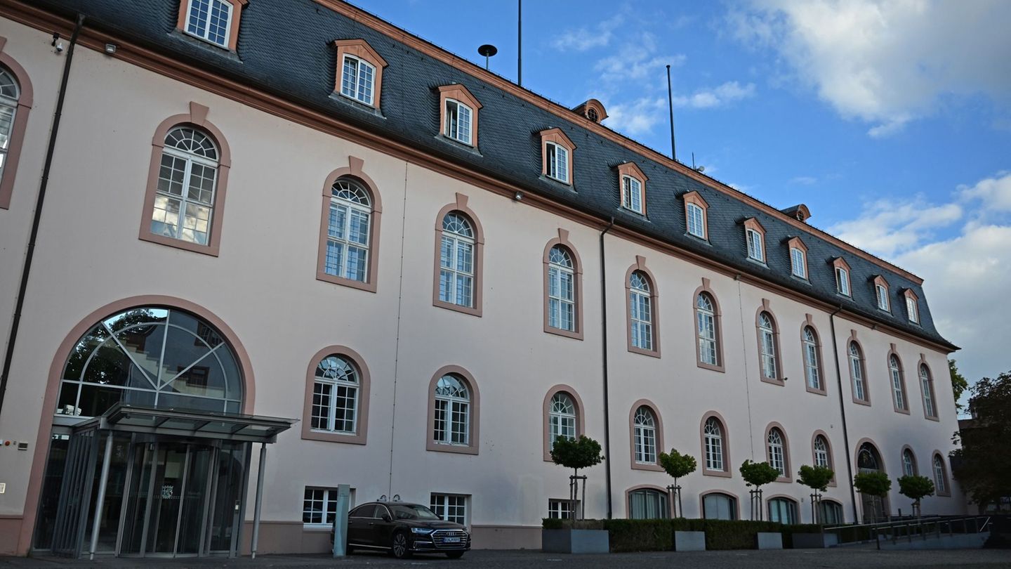 Bleibt sie in SPD-Hand oder steuert hier künftig ein CDU-Politiker die Geschicke von Rheinland-Pfalz? Die Staatskanzlei in Mainz