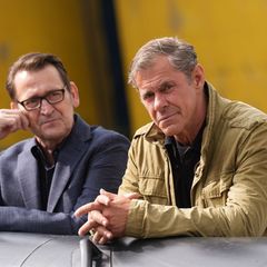 Schauspieler Ingo Naujoks (l) als Kommissar Lars Englen und Schauspieler Sven Martinek als Kommissar Finn Kiesewetter dürfen heu