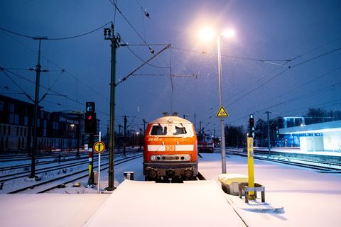 Witterungsbedingt ist der Zugverkehr in weiten Teilen Niedersachsens weiter beeinträchtigt. (Archivbild) Foto: Hauke-Christian D