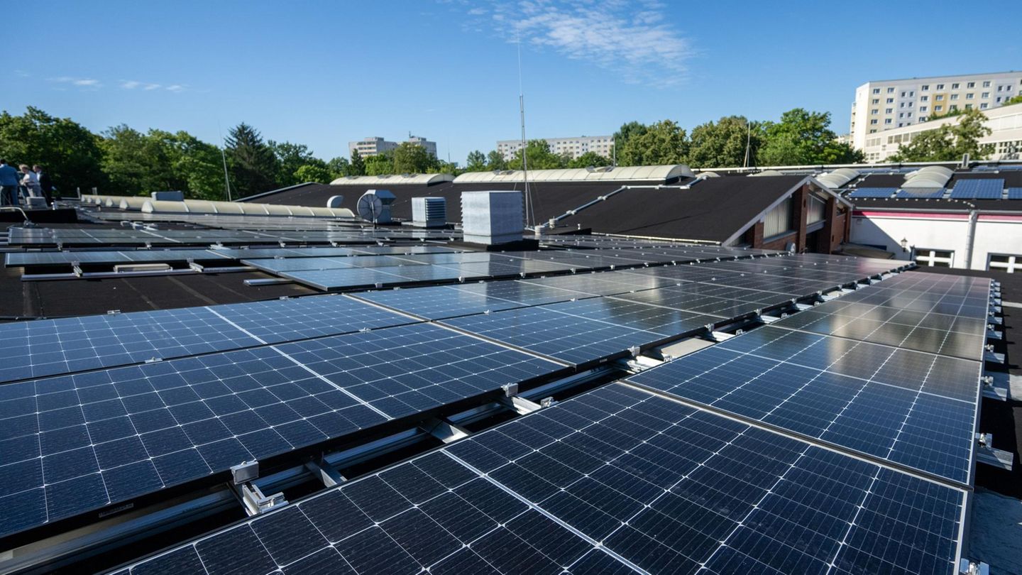 Stromerzeugung-in-Deutschland-Solarenergie-schl-gt-Braunkohle-und-Erdgas