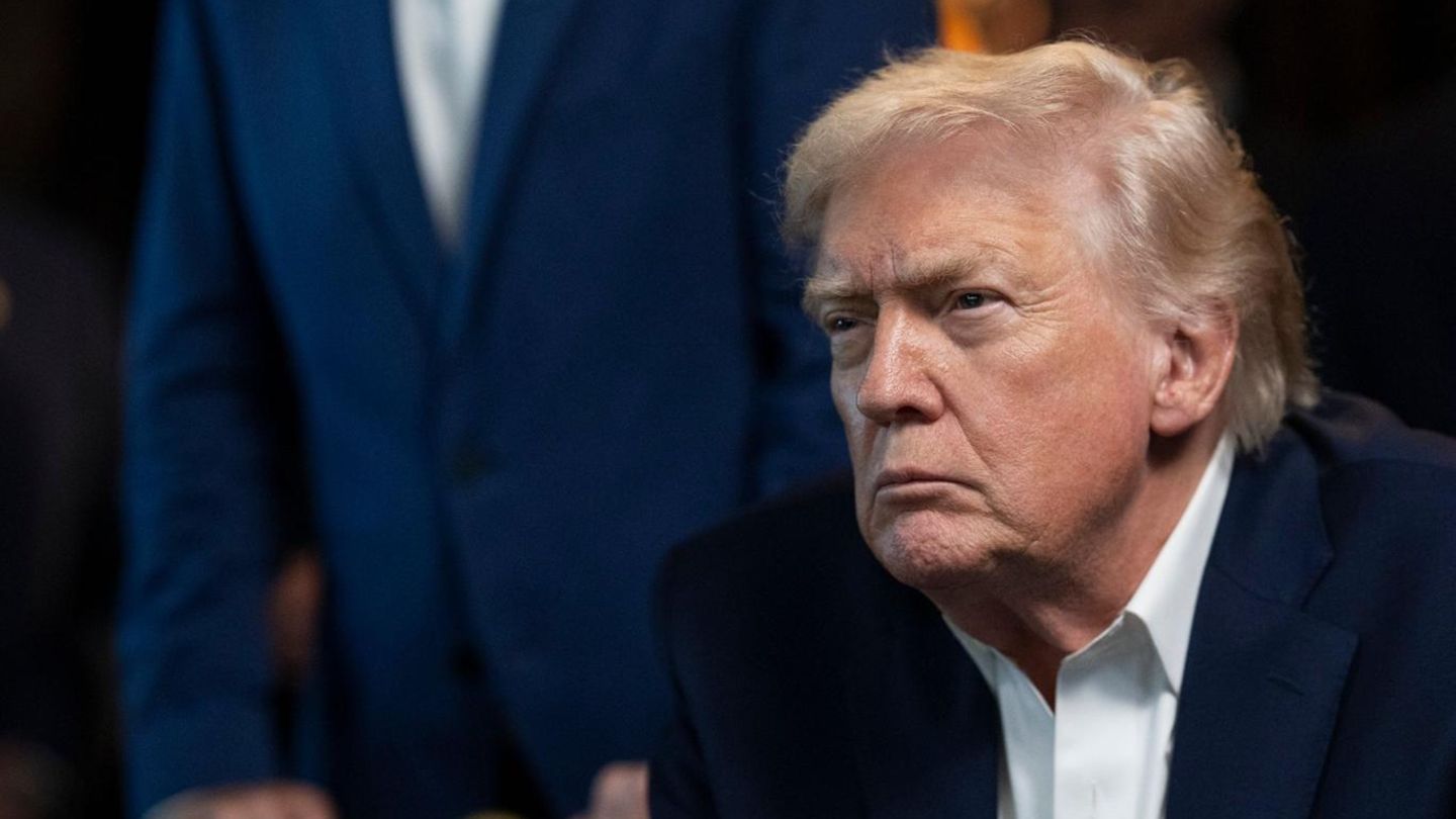 US-Präsident Donald Trump verfolgte die Militäroperation in Venezuela auf einem Fernseher