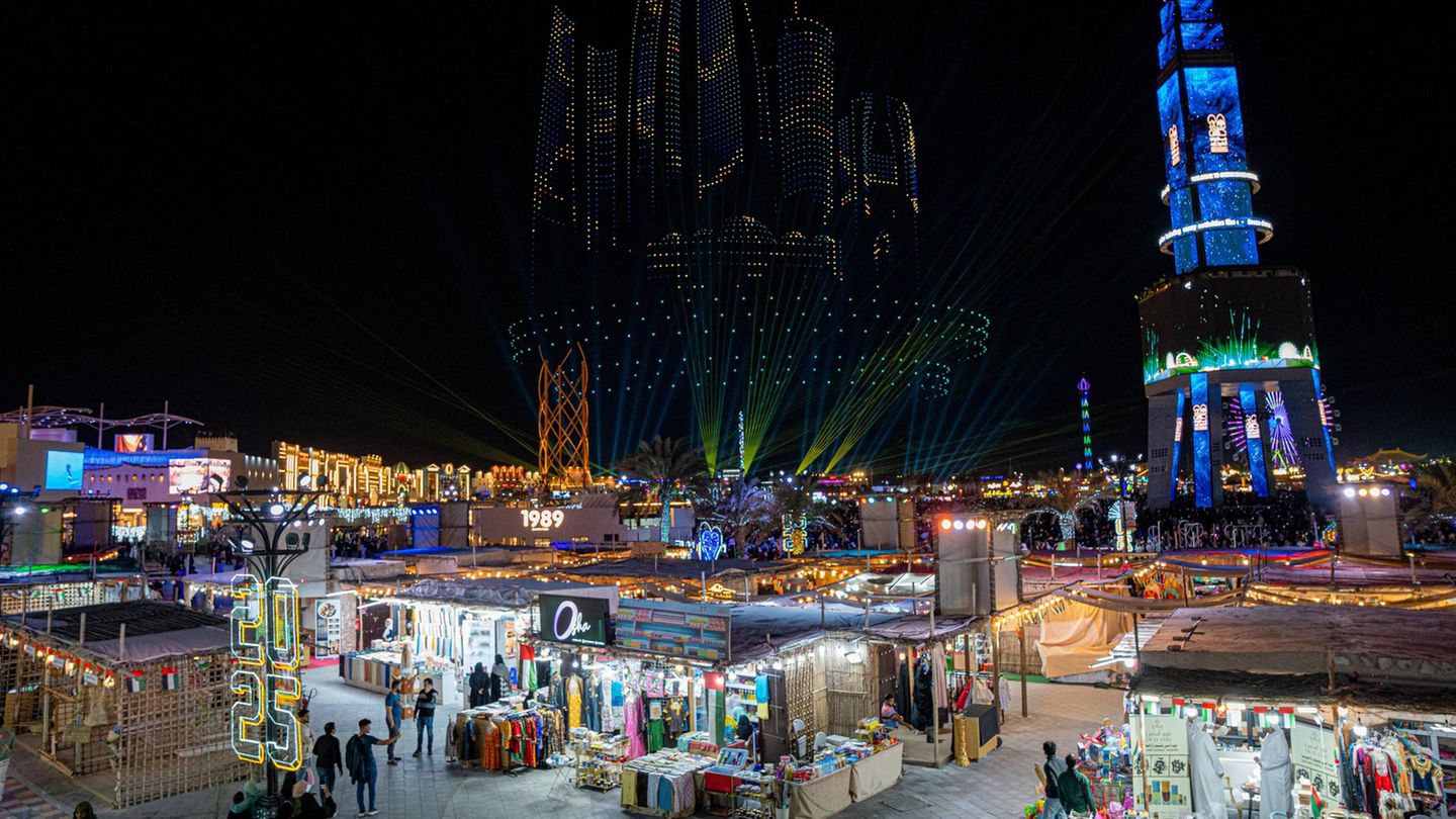 Ab Anfang November 2026 bis Februar 2027 in Al Wathba, Abu Dhabi. Mit dem Fest feiern die Vereinigten Arabischen Emirate ihre Kultur. Die jedes Jahr aufwändigere Drohnen- und Feuerwerksshow hat es bereits ins Guinnessbuch der Rekorde geschafft