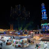 Ab Anfang November 2026 bis Februar 2027 in Al Wathba, Abu Dhabi. Mit dem Fest feiern die Vereinigten Arabischen Emirate ihre Kultur. Die jedes Jahr aufwändigere Drohnen- und Feuerwerksshow hat es bereits ins Guinnessbuch der Rekorde geschafft