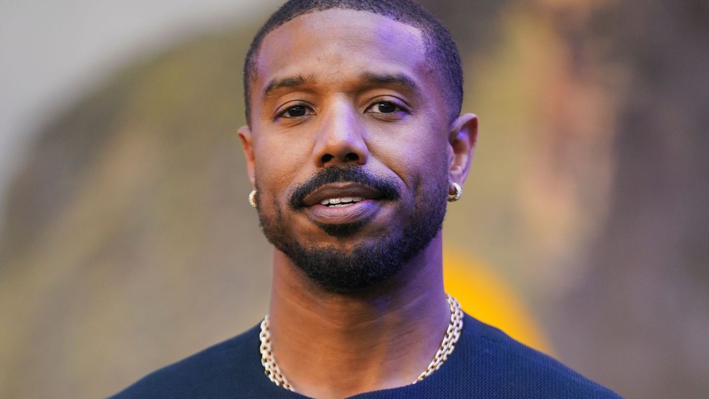 Michael B. Jordan sagt, er sei stolz darauf, in Therapie gegangen zu sein. (Archivbild) Foto: Alberto Pezzali/Invision/dpa