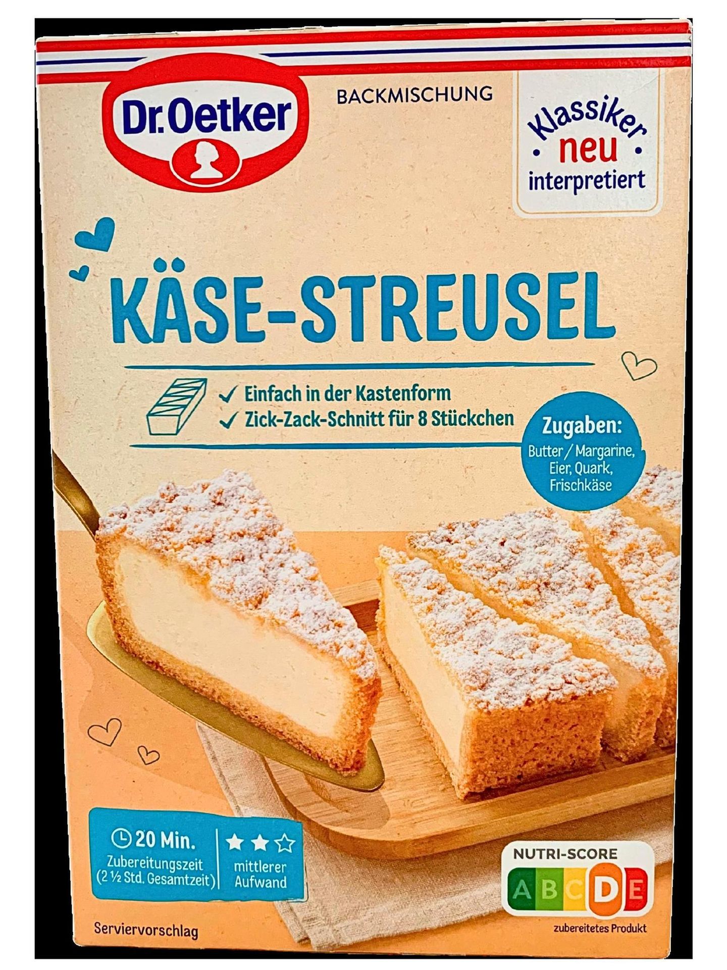 Die Käse-Streusel-Backmischung von Dr. Oetker enthält nur noch 370 statt 730 Gramm. Trotz halbiertem Packungsinhalt kostet sie laut Verbraucherzentrale im Handel fast das Gleiche wie vorher, was einer Preiserhöhung um fast 90 Prozent entspricht. Dr. Oetker verkauft die Backmischung nun mit dem Zusatz "Klassiker neu interpretiert" – und verweist in einer Stellungnahme darauf, es handle sich um ein "Neuprodukt". Dabei sind die Zutaten komplett identisch geblieben