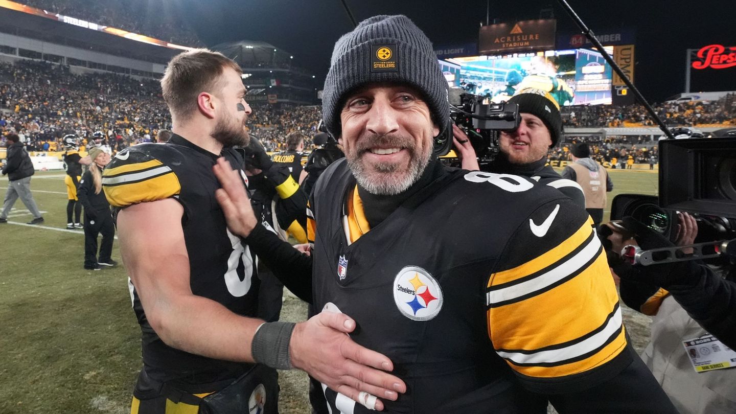 Aaron Rodgers hat mit den Pittsburgh Steelers die Playoffs erreicht. Foto: Gene J. Puskar/AP/dpa