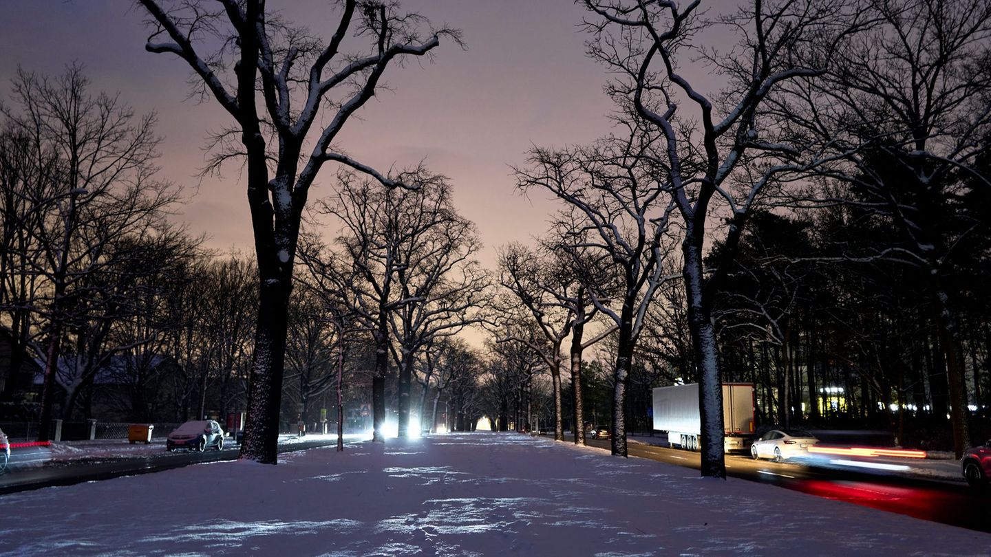 Im Berliner Südwesten bleibt weiter das Licht aus. (Archivbild) Foto: Michael Ukas/dpa