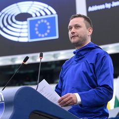 Grönlands Ministerpräsident Jens-Frederik Nielsen bei einer Rede im europäischen Parlament in Straßburg