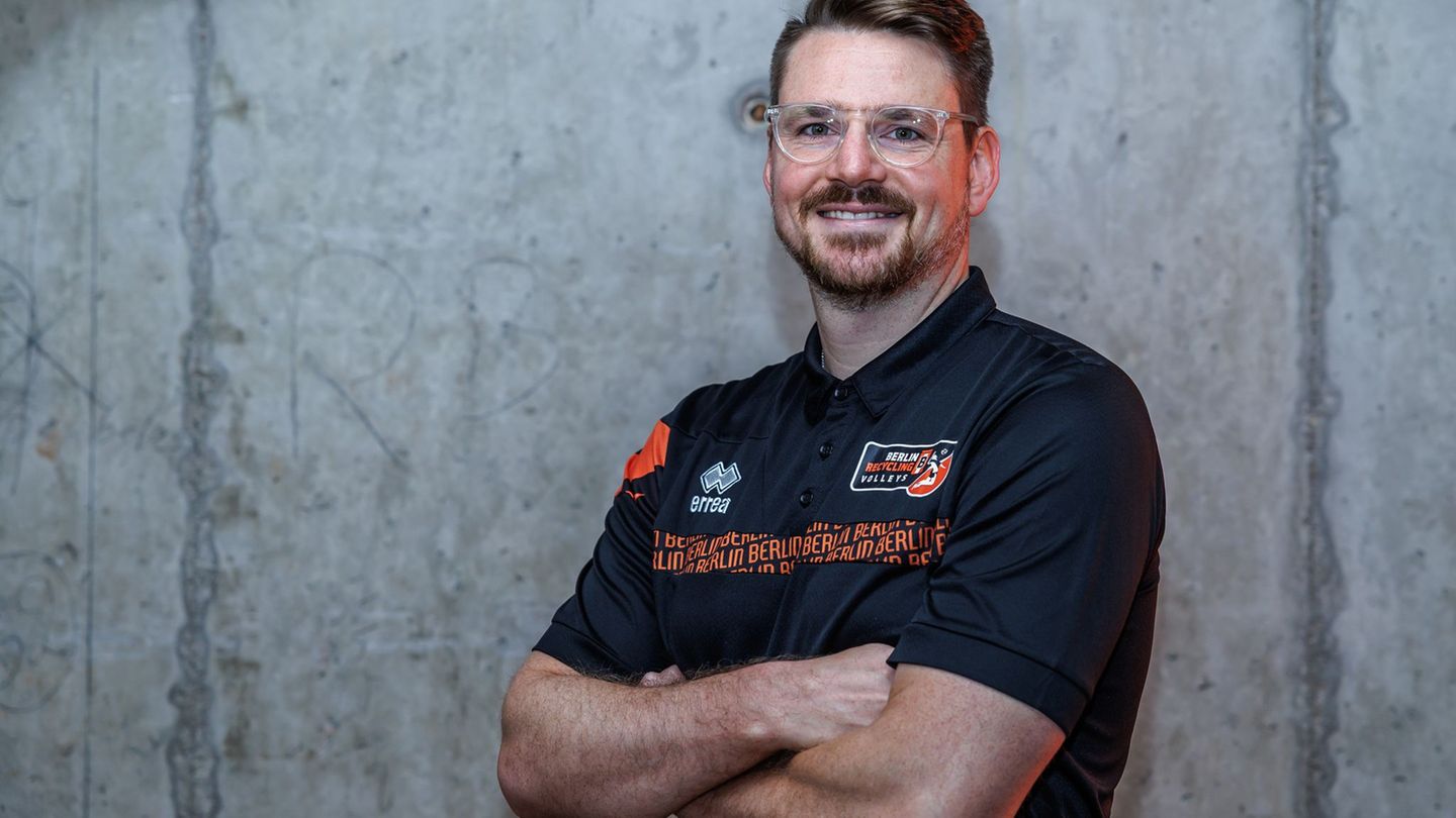 Markus Steuerwald wird Chefcoach bei den Grizzlys Giesen. (Archivbild) Foto: Andreas Gora/dpa