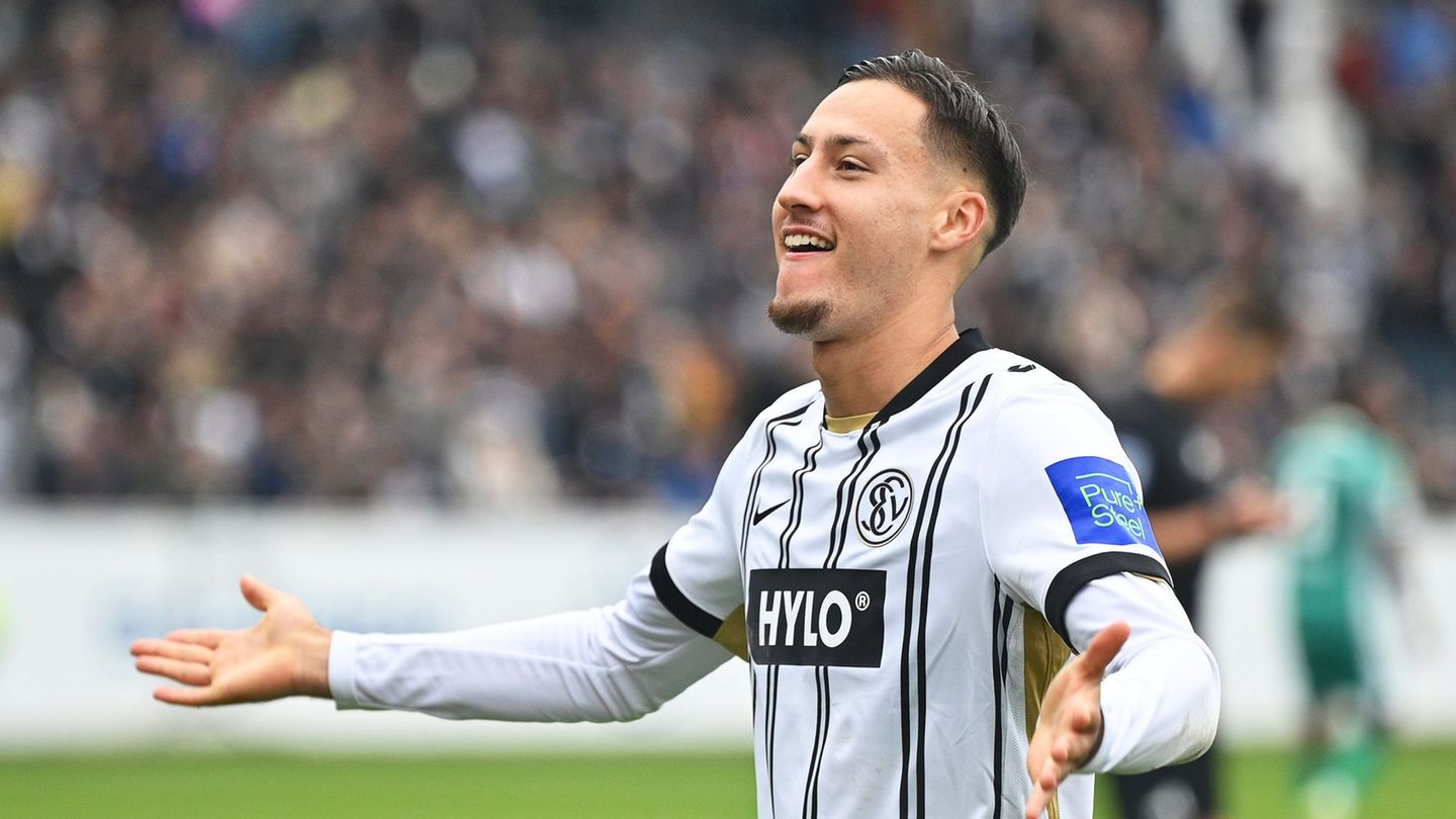 Younes Ebnoutalib: extrem glücklich über den Wechsel zur Eintracht. (Archivbild) Foto: Harald Tittel/dpa