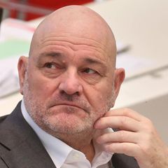 Könnte mit seinem Parteiaustritt die SPD-BSW-Koalition in Brandenburg sprengen: Finanzminister Robert Crumbach