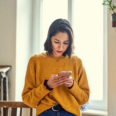 Affäre: Frau wählt Nummer auf Handy