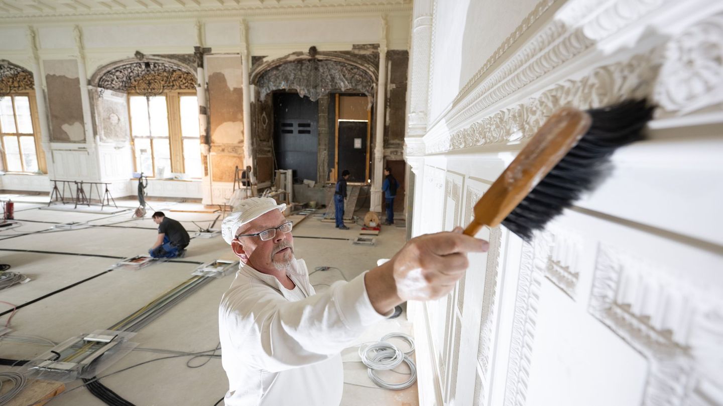 Drei Jahre dauerten die Arbeiten in den beiden Festsälen im Nordflügel des Dresdner Residenzschlosses. (Archivbild) Foto: Sebast