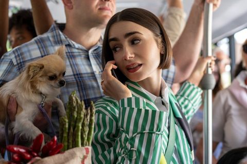 Lily Collins als Emily Cooper in der fünften Staffel der Netflix-Serie "Emily in Paris"