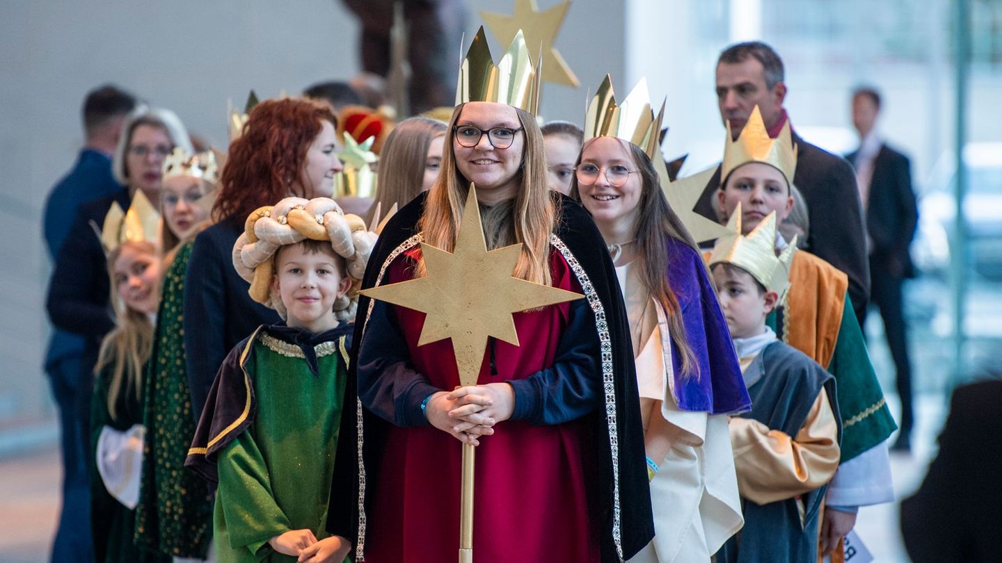 Sternsinger aus den Bistümern in Deutschland kamen auch in den vergangenen Jahren ins Kanzleramt. (Archivbild) Foto: Christophe