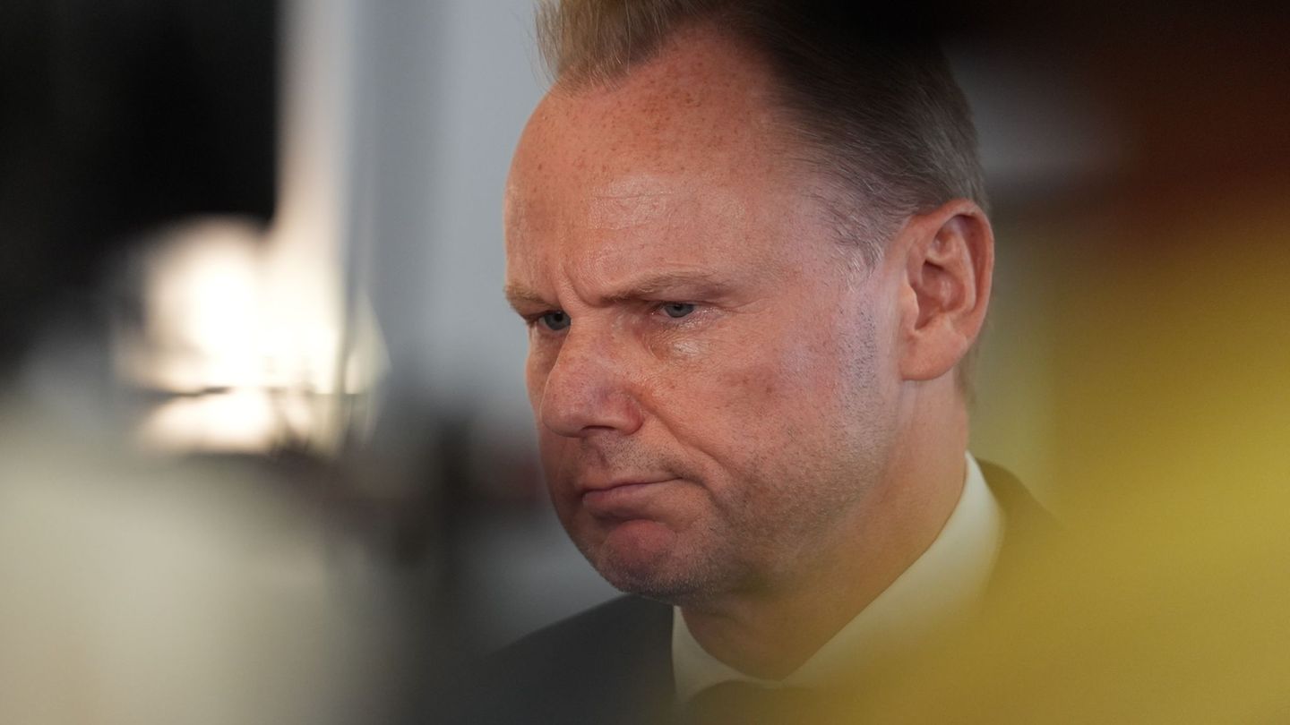 Die Innenbehörde, die von Andy Grote (SPD) geleitet wird, sieht nach dem Brandanschlag in Berlin keine Gefährdung in Hamburg. (A