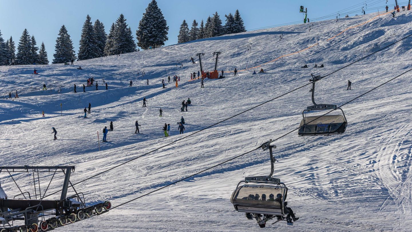 Am Feldberg ist die Skisaison in vollem Gange. Foto: Philipp von Ditfurth/dpa