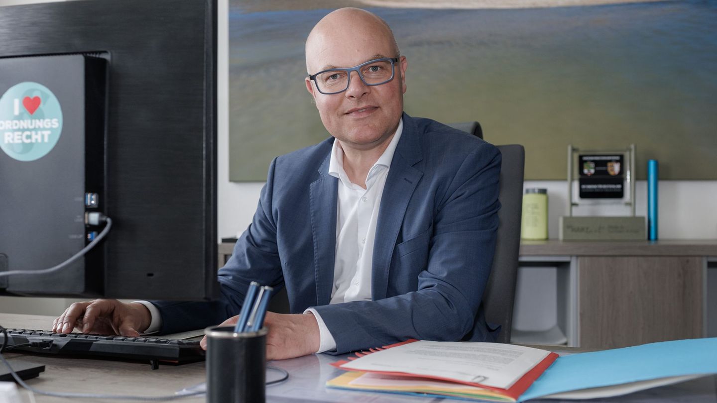 Schleswig-Holsteins Umweltminister Tobias Goldschmidt wirbt für einen höheren Stellenwert des Naturschutzes. (Archivbild) Foto: